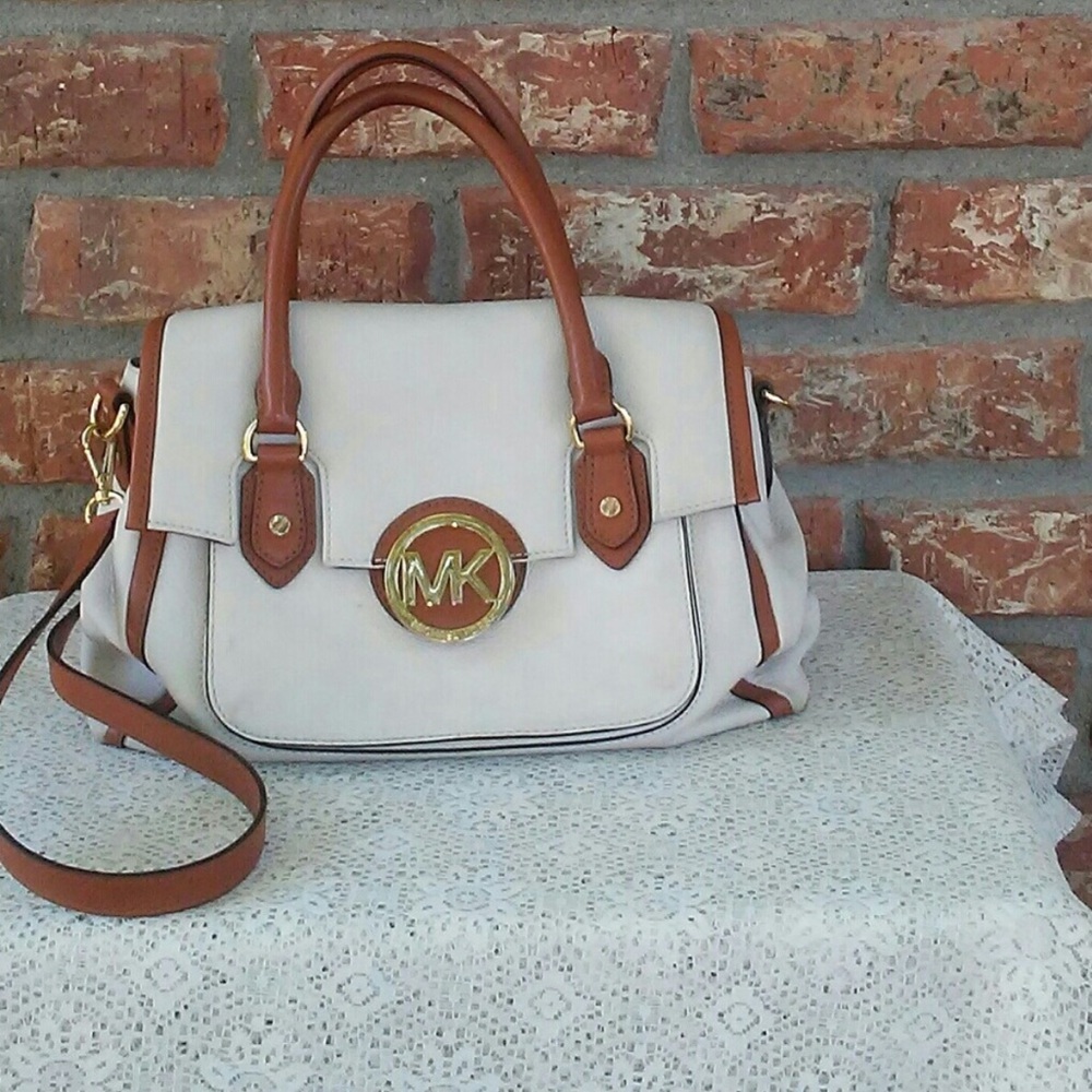 Michael Kors Margo Pebble Leather Crossbody Satchel Purse Handbag